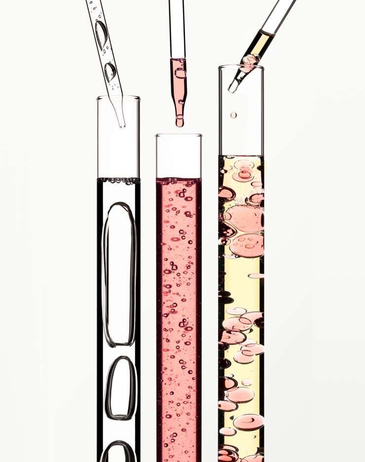 Image scientifique representant les ingredients utilises dans les produits Kerastase.