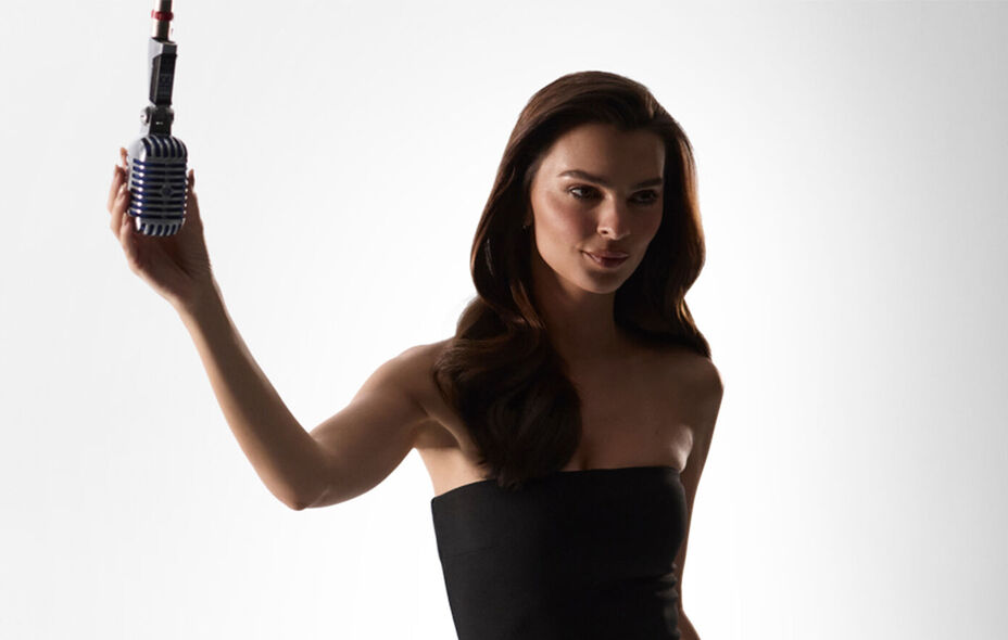 Ambassadrice de la marque Kerastase, Emily Ratajkowski