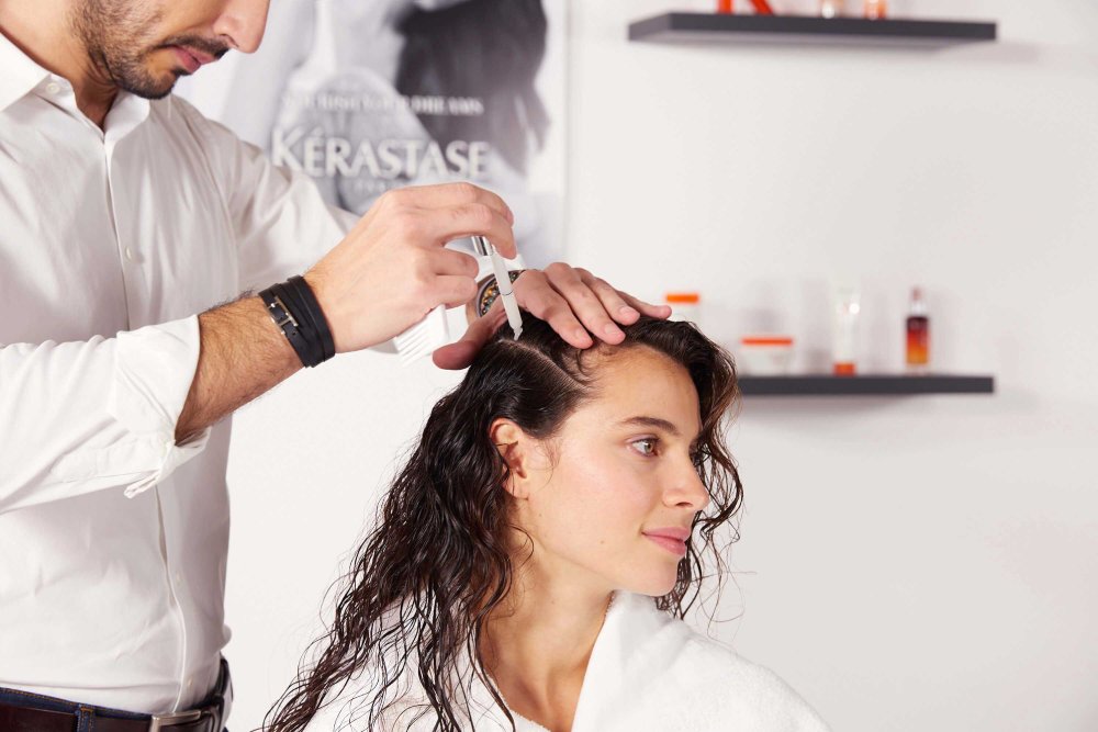 Hovig, notre coiffeur Ambassadeur pour Kérastase, présente le nouveau sérum Nutritive dédié aux pointes.